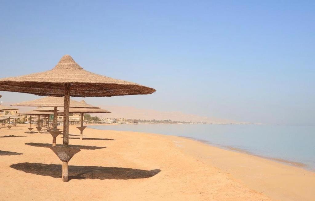 A Sea View Spacious Cheering 5 Bedroom Villa Ain Sokhna "Ain Bay" فيلا كاملة للإيجار قرية العين باي Ain Sukhna Buitenkant foto