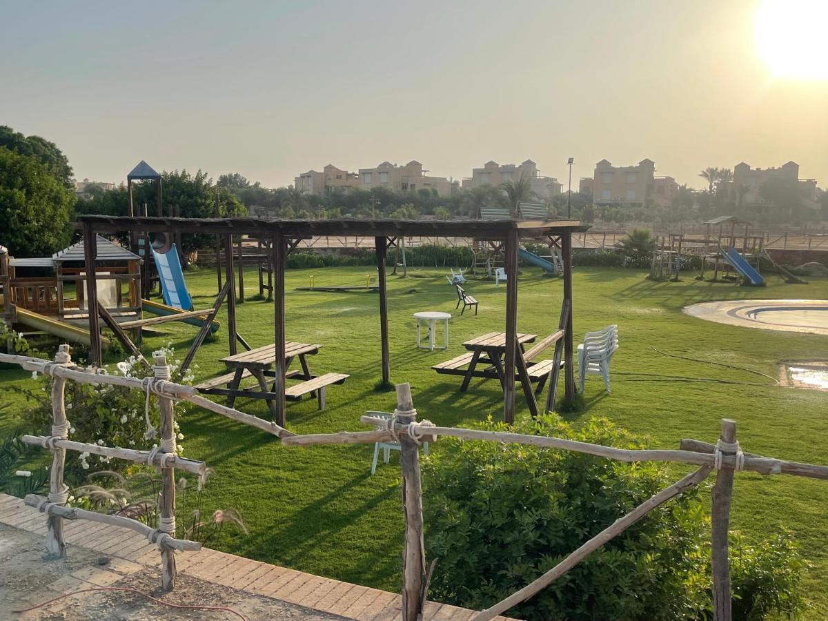 A Sea View Spacious Cheering 5 Bedroom Villa Ain Sokhna "Ain Bay" فيلا كاملة للإيجار قرية العين باي Ain Sukhna Buitenkant foto