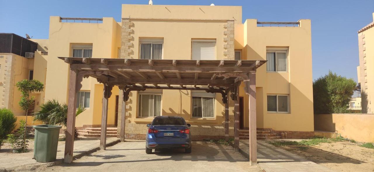 A Sea View Spacious Cheering 5 Bedroom Villa Ain Sokhna "Ain Bay" فيلا كاملة للإيجار قرية العين باي Ain Sukhna Buitenkant foto