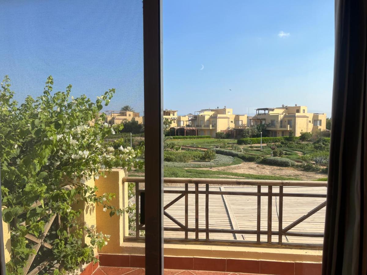 A Sea View Spacious Cheering 5 Bedroom Villa Ain Sokhna "Ain Bay" فيلا كاملة للإيجار قرية العين باي Ain Sukhna Buitenkant foto