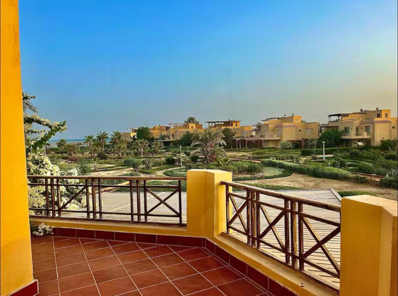 A Sea View Spacious Cheering 5 Bedroom Villa Ain Sokhna "Ain Bay" فيلا كاملة للإيجار قرية العين باي Ain Sukhna Buitenkant foto