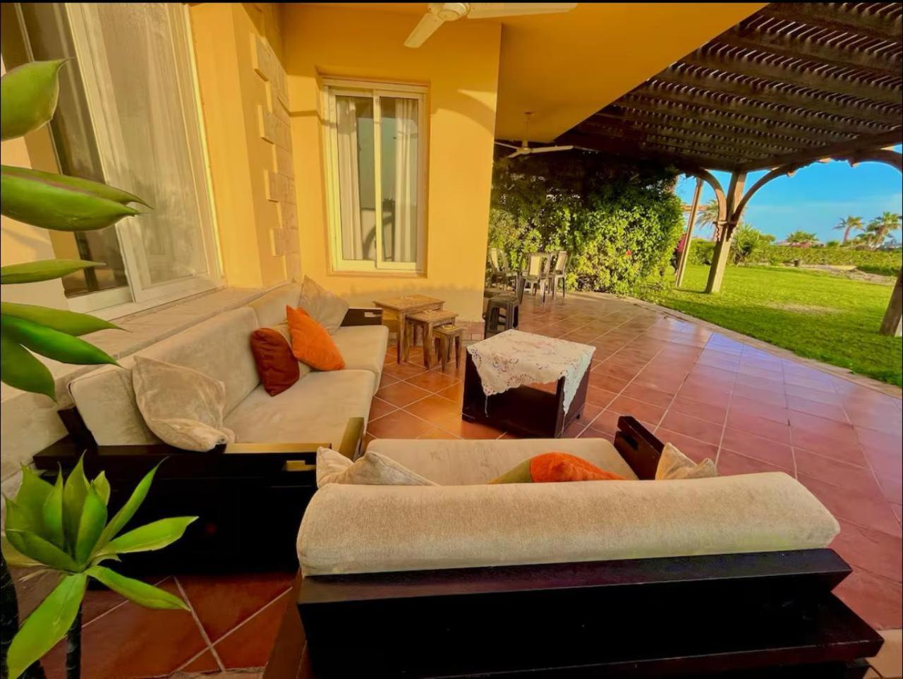 A Sea View Spacious Cheering 5 Bedroom Villa Ain Sokhna "Ain Bay" فيلا كاملة للإيجار قرية العين باي Ain Sukhna Buitenkant foto