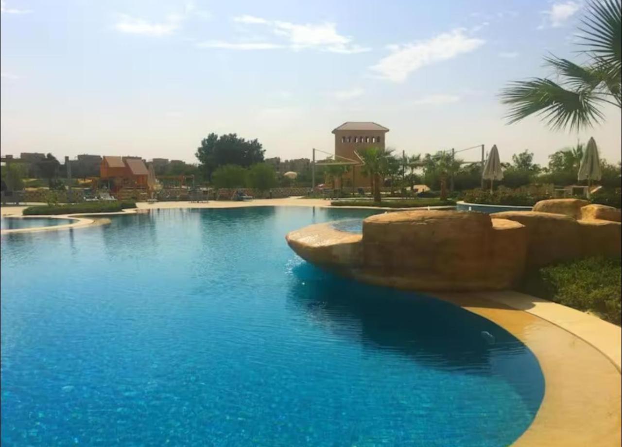 A Sea View Spacious Cheering 5 Bedroom Villa Ain Sokhna "Ain Bay" فيلا كاملة للإيجار قرية العين باي Ain Sukhna Buitenkant foto
