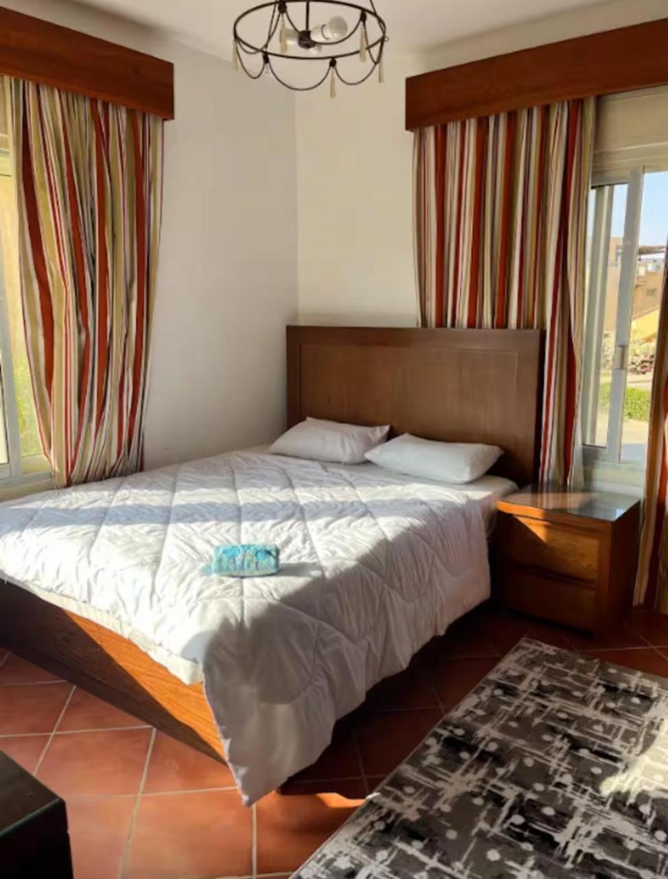 A Sea View Spacious Cheering 5 Bedroom Villa Ain Sokhna "Ain Bay" فيلا كاملة للإيجار قرية العين باي Ain Sukhna Buitenkant foto